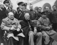 Churchill, Roosevelt et Staline à la conférence de Yalta